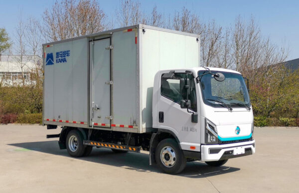 LHD/RHD Kama EM31 (EV)