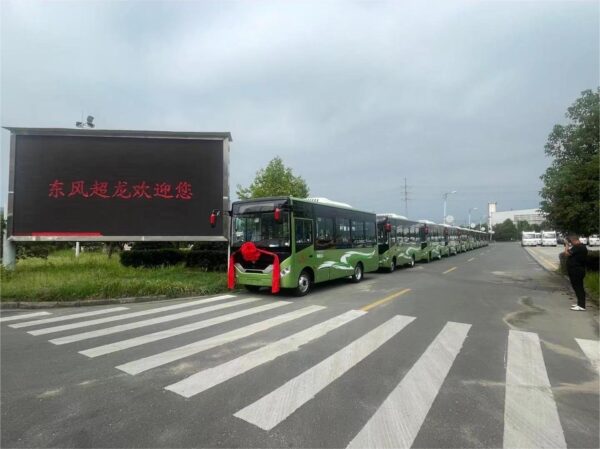 LHD Dongfeng EQ6670CT6D (Diesel)