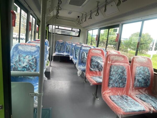 LHD Dongfeng EQ6670CT6D (Diesel)