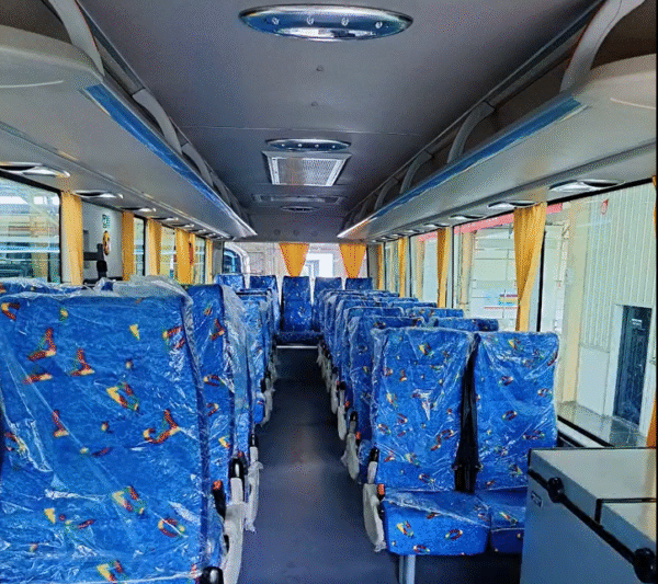 LHD Dongfeng EQ6958LT （Diesel)