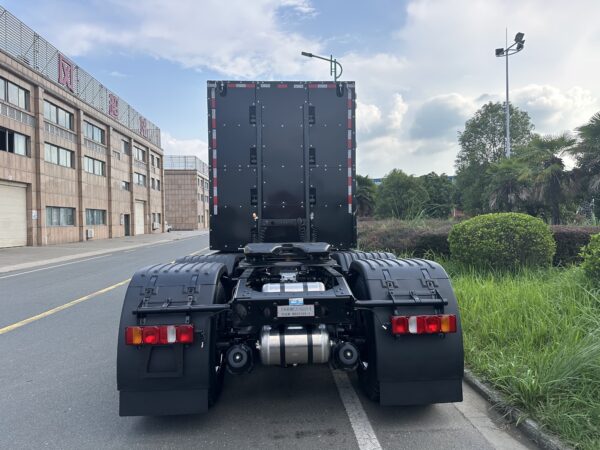 LHD Dongfeng 6x4 EV Tractor (EV)