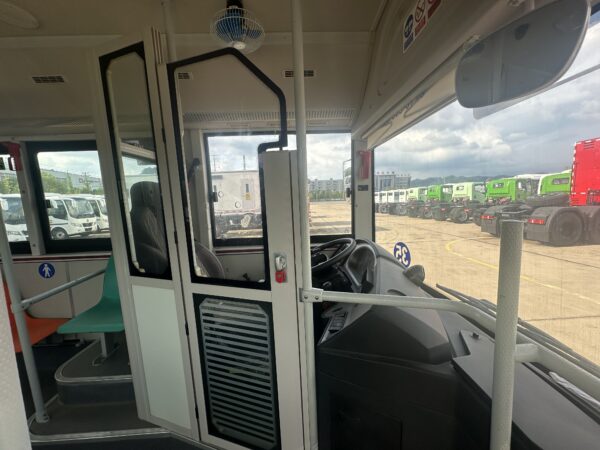 LHD Dongfeng EQ6690CTBEV1(EV)