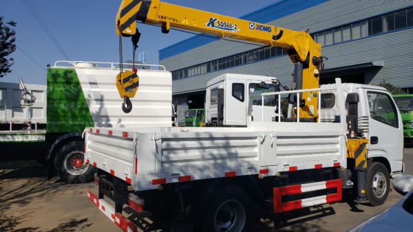 LHD/RHD DFAC Crane Truck (Diesel)