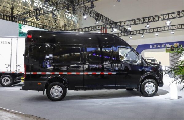 LHD Dongfeng Yufeng V9E (EV)