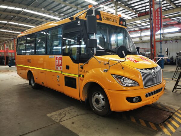 LHD Dongfeng EQ6750ST6D (Diesel)