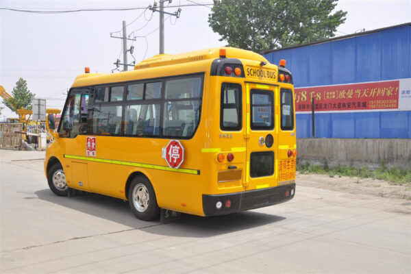 LHD Dongfeng EQ6580ST6D （Diesel)