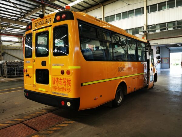 LHD Dongfeng EQ6750ST6D (Diesel)