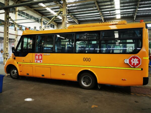 LHD Dongfeng EQ6750ST6D (Diesel)