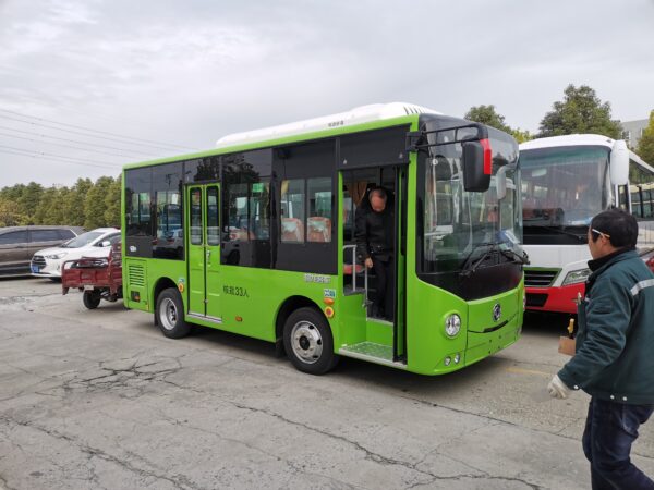 LHD Dongfeng EQ6601CTBEV2 (EV)