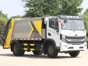 LHD CLW Compact Garbage Truck